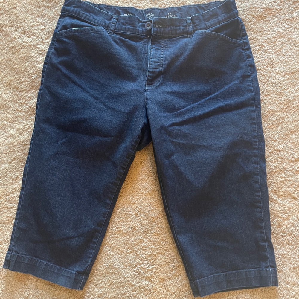 Dark Blue Denim St John’s Bay Capris 14P New never Wore.